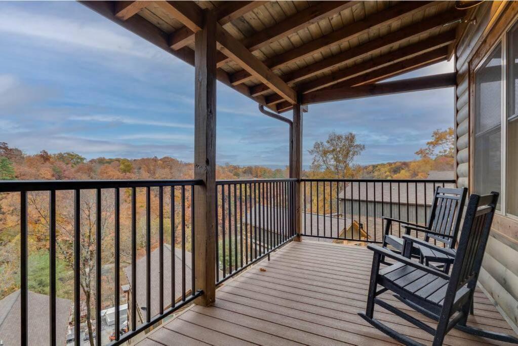 Blue Moon Ridge: Brand New Cabin! 5 Bedrooms, Pool/Hot Tub, Theatre Pigeon Forge Exteriör bild